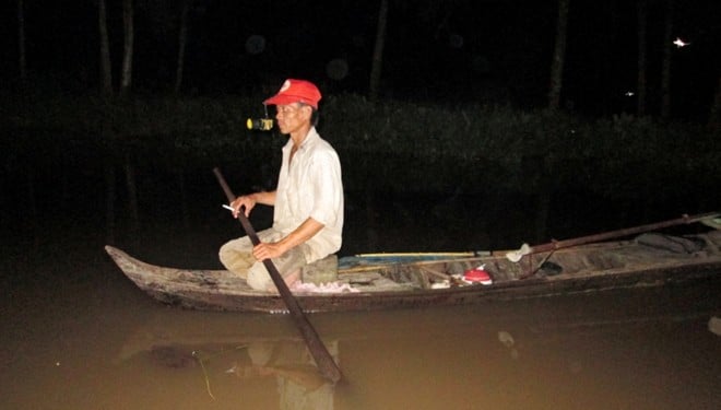 Mơ thấy bơi xuồng - Mặt nước và chiếc xuồng là biểu tượng của cảm xúc Mơ thấy bơi xuồng - Mặt nước và chiếc xuồng là biểu tượng của cảm xúc