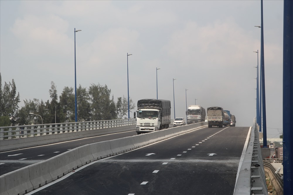 Mơ thấy cầu vượt - Mơ thấy cầu vượt đông xe cộ, nhịp sống gấp gáp Mơ thấy cầu vượt - Mơ thấy cầu vượt đông xe cộ, nhịp sống gấp gáp