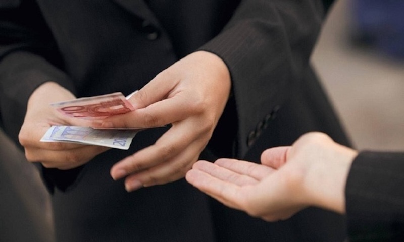 Mơ thấy bị đòi nợ - Bị người lạ đòi nợ trong mơ Mơ thấy bị đòi nợ - Bị người lạ đòi nợ trong mơ