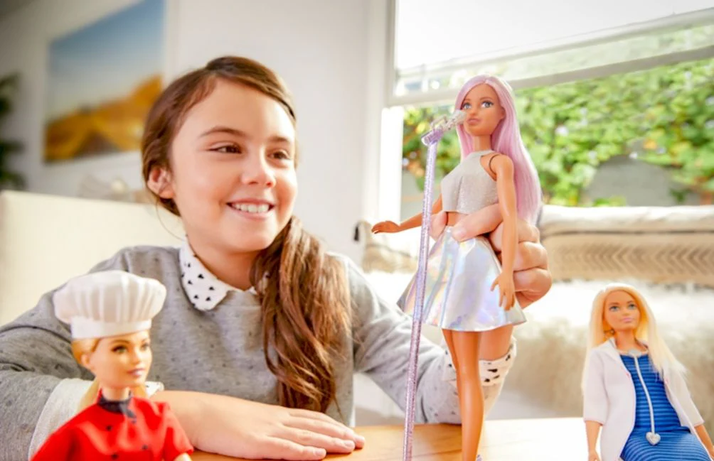 Mơ thấy búp bê - Ôm, chơi hoặc chăm sóc búp bê Mơ thấy búp bê - Ôm, chơi hoặc chăm sóc búp bê