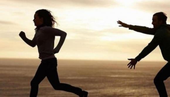 Mơ thấy bị bắt - Thấy mình bị công an hoặc người có quyền lực bắt giữ Mơ thấy bị bắt - Thấy mình bị công an hoặc người có quyền lực bắt giữ