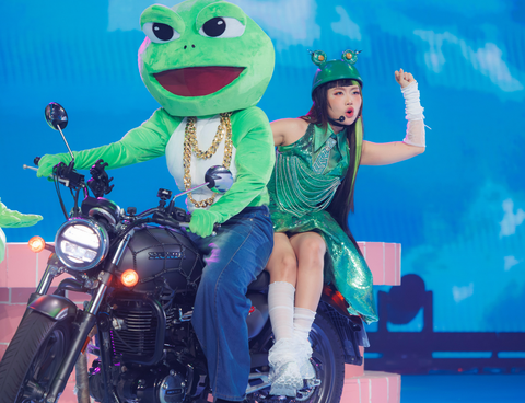 Mơ thấy ca hát - Hát trước đám đông hoặc đứng trên sân khấu Mơ thấy ca hát - Hát trước đám đông hoặc đứng trên sân khấu